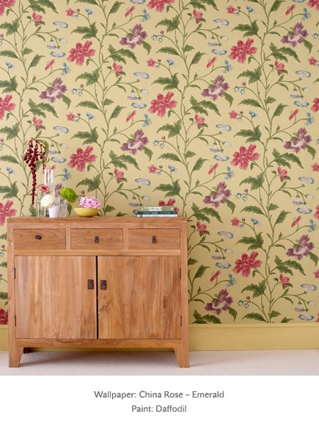 Обои Little Greene Archive Trails China Rose - Emerald Lustre 0275CHEMERA фото в интерьере Обои Little Greene Archive Trails China Rose - Emerald Lustre 0275CHEMERA фото в интерьере